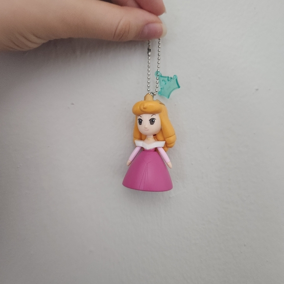 Disney princesses keychains‼️ (3/$25) - Picture 4 of 6